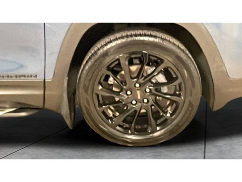 Used 2024 GMC Terrain SLE w/ Driver Convenience Package AWD/4WD image 20