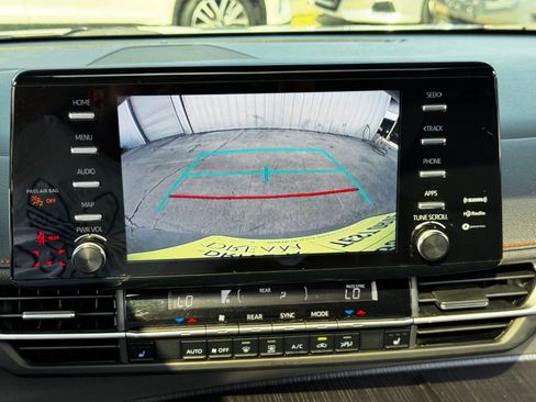 Used 2023 Toyota Sienna XSE image 28