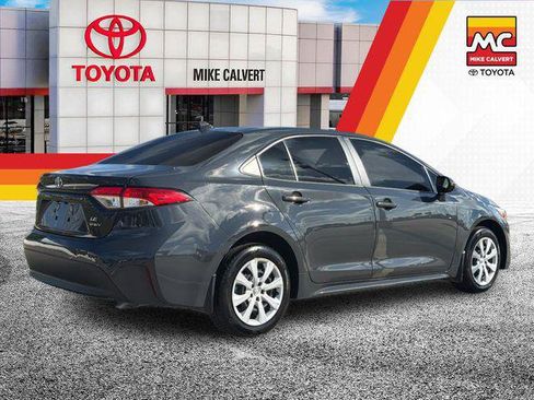 Certified 2025 Toyota Corolla LE FWD image 5