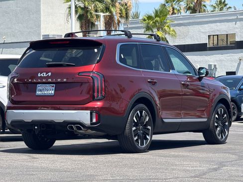 Certified 2024 Kia Telluride SX w/ Towing Package FWD image 3