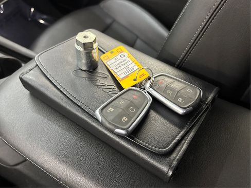 Used 2021 Cadillac XT6 Sport w/ LPO, ONYX Package image 42