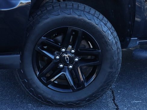 Used 2018 Chevrolet Silverado 1500 LT w/ All Star Edition image 28