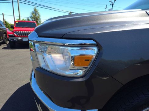 Used 2019 RAM 1500 Big Horn AWD/4WD image 11