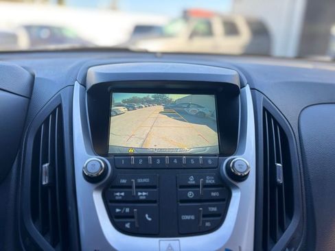 Used 2017 Chevrolet Equinox LS image 20