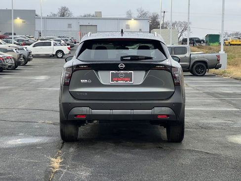 New 2026 Nissan Kicks SV w/ SV Premium Package FWD image 4