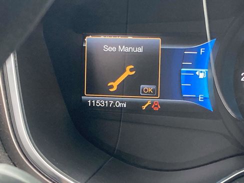 Used 2017 Ford Fusion SE w/ Fusion SE Technology Package image 30