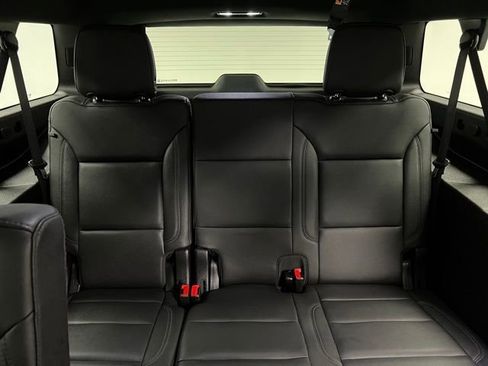 Used 2025 Chevrolet Suburban LT w/ Comfort Package image 46