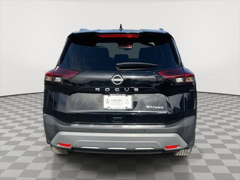 Used 2023 Nissan Rogue SV w/ SV Premium B Package image 5