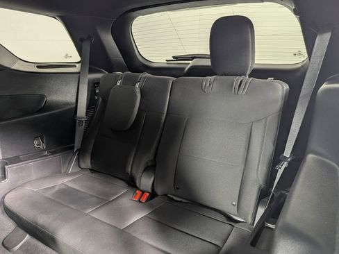 Used 2020 Ford Explorer XLT image 28