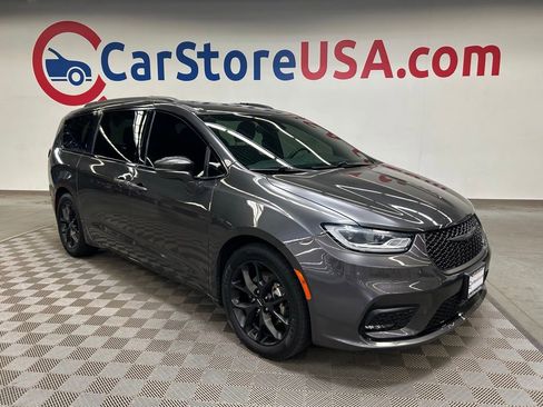 Used 2022 Chrysler Pacifica Touring-L w/ S Appearance Package FWD image 1