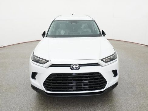 New 2026 Toyota Grand Highlander XLE FWD image 2