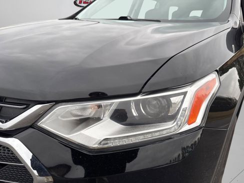 Used 2021 Chevrolet Traverse LT image 43