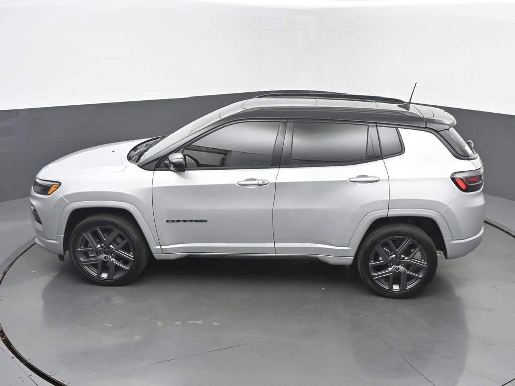 Used 2025 Jeep Compass Limited w/ Driver Assist Group I AWD/4WD image 44