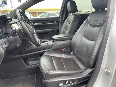 Used 2020 Cadillac XT5 Premium Luxury image 9