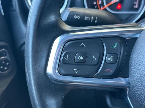 Used 2022 Jeep Wrangler Unlimited Sahara AWD/4WD image 26