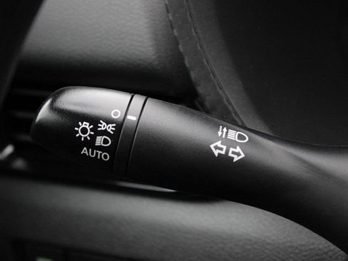 Used 2023 Nissan Sentra SV image 31