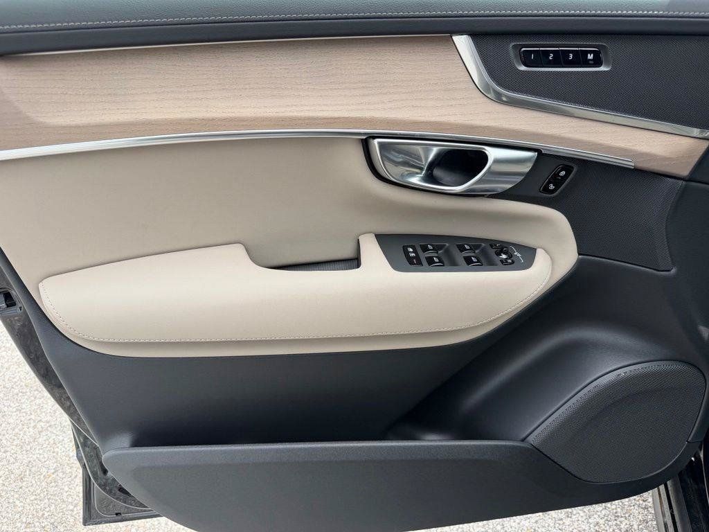 New 2026 Volvo XC90 T8 Core w/ Protection Package Premier AWD/4WD image 13