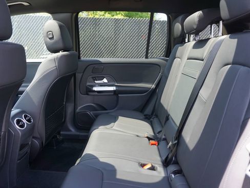 New 2025 Mercedes-Benz GLB 250 4MATIC image 46