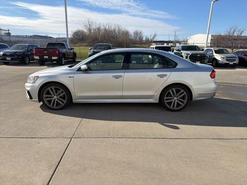 Used 2018 Volkswagen Passat 2.0T R-Line image 2