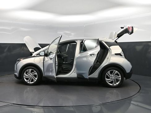 Used 2022 Chevrolet Bolt LT FWD image 46