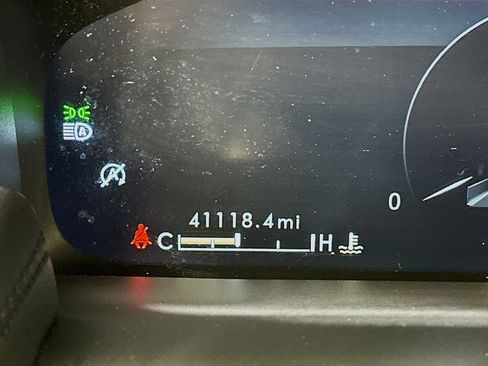 Used 2023 Lincoln Nautilus FWD w/ Premium Package image 19