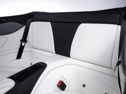 Certified 2019 Ferrari Portofino image 27