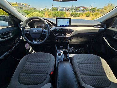 Used 2022 Ford Escape SE FWD image 19