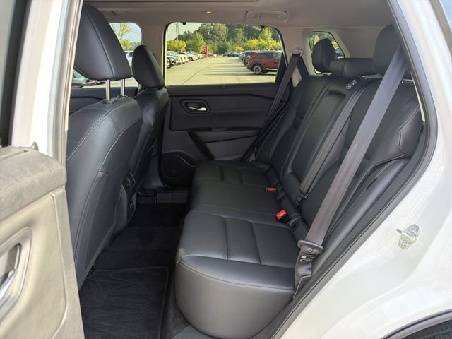 Certified 2025 Nissan Rogue SL w/ Tech Package FWD image 23