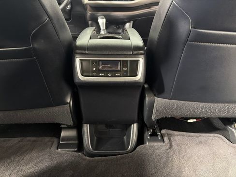 Used 2015 Toyota Highlander Plus FWD image 21