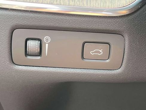 Used 2022 Volvo XC60 B6 Inscription w/ Advanced Package AWD/4WD image 30