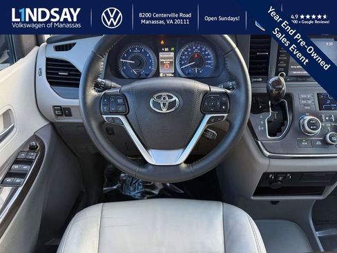 Used 2018 Toyota Sienna XLE image 13