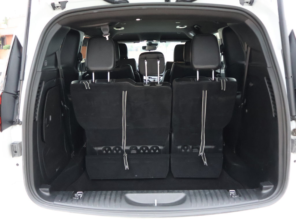 Used 2024 Chrysler Pacifica Limited FWD image 7