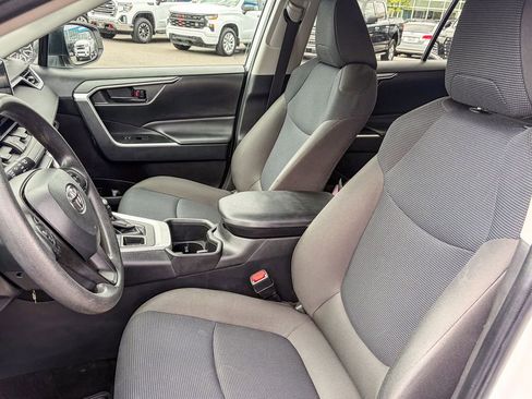Used 2023 Toyota RAV4 LE AWD/4WD image 40