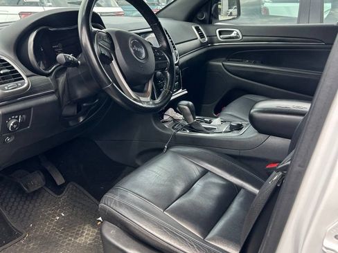 Used 2019 Jeep Grand Cherokee Limited AWD/4WD image 11