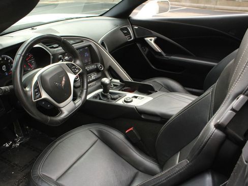 Used 2017 Chevrolet Corvette Stingray Coupe w/ 1LT RWD image 16