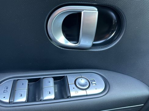 Used 2024 Hyundai Ioniq 5 SE image 11