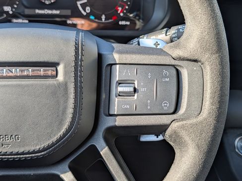 Used 2023 Land Rover Defender 110 V8 image 23