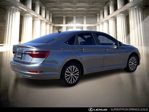 Used 2020 Volkswagen Jetta SE image 4