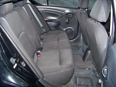 Used 2019 Nissan Versa S image 35