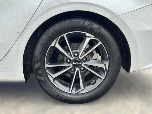 Used 2024 Kia Forte LXS w/ LXS Technology Package image 6