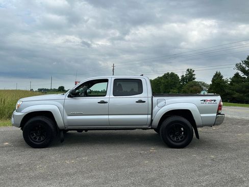 Used 2012 Toyota Tacoma 4x4 Double Cab w/ SR5 Pkg image 4