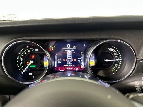 Used 2023 Jeep Wrangler Unlimited Sahara w/ Cold Weather Group image 17