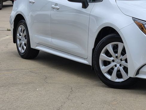 Used 2026 Toyota Corolla LE FWD image 11
