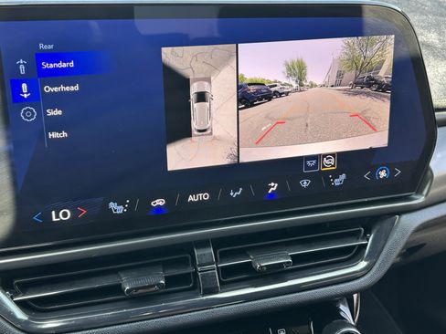 Used 2025 Chevrolet Equinox EV RS FWD image 22