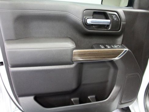 Used 2021 Chevrolet Silverado 1500 LT Trail Boss image 18