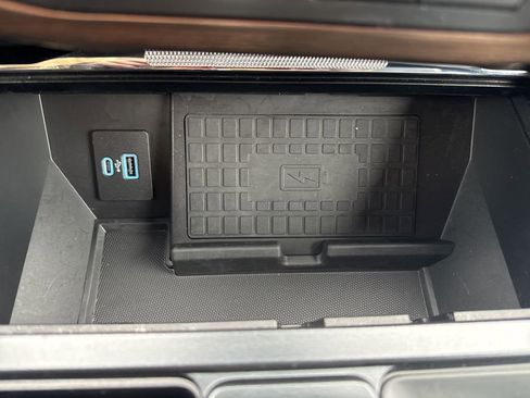 Used 2022 Ford F150 Lightning Lariat image 41