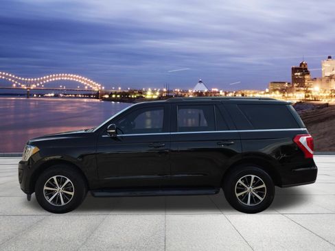 Used 2018 Ford Expedition XLT w/ Equipment Group 201A image 2