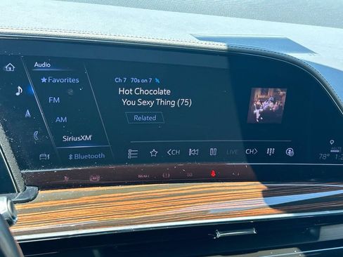 Certified 2023 Cadillac Escalade ESV Premium Luxury AWD/4WD image 39