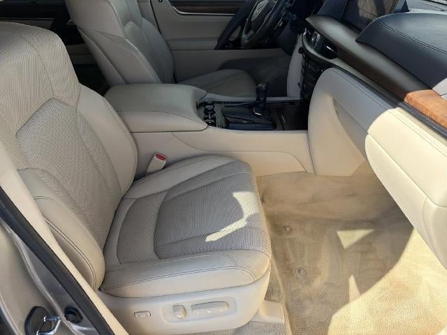 Used 2017 Lexus LX 570 4WD w/ Luxury Package image 13