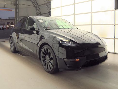 Used 2022 Tesla Model Y Performance AWD/4WD image 3